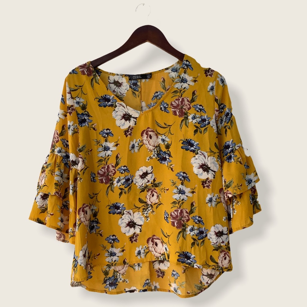 Cure Woman's 3/4 Sleeve Top Size Medium MultiColor